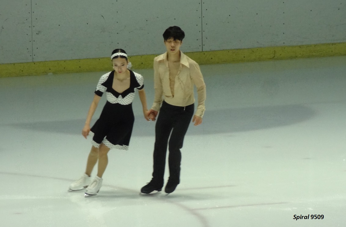 Ice Dance_2019 Jr Grand Prix Korean trial FS warm up1.jpg